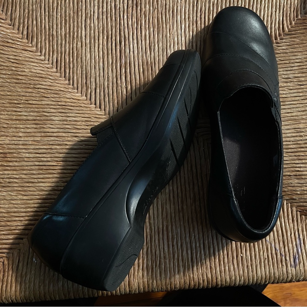 Clark’s size 11 M, black leather women’s loafer; never worn